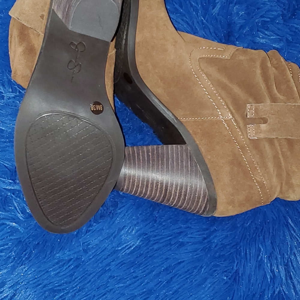 Boot - Picture 2 of 3